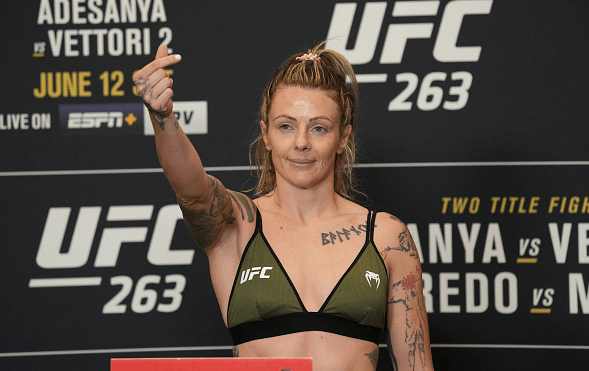 Joanne Wood vs. Taila Santos&nbsp;Prediction